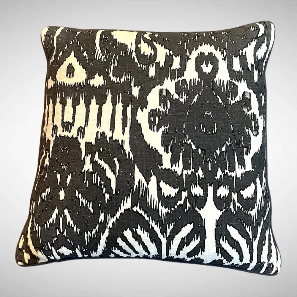 VILLA HOME Reversible NEW Ikat Linen Accent Pillow 22x22 Down Insert Included